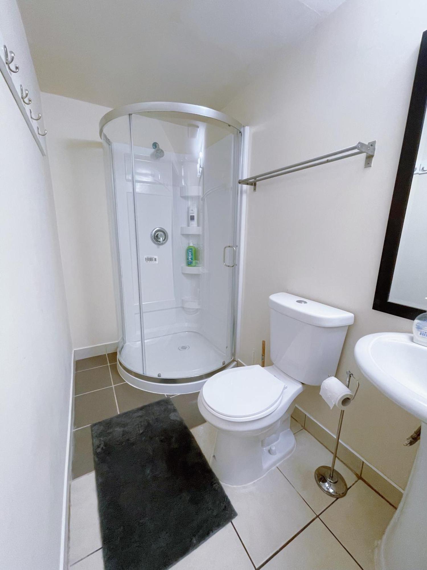 Uofc-Sait-Banff Trail-Suite A&B YYC Oda fotoğraf